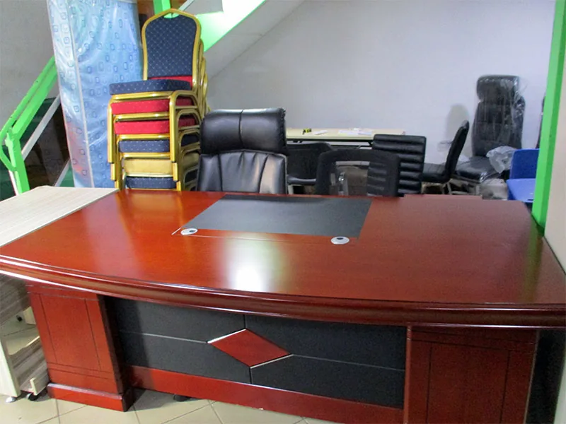 Bureau de direction disponible chez MOBILEC